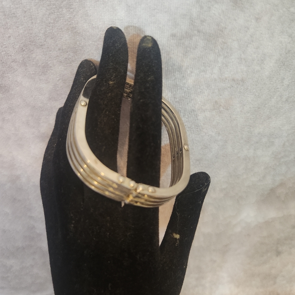 Retro Silvertone Hinged Women's‎ Bracelet